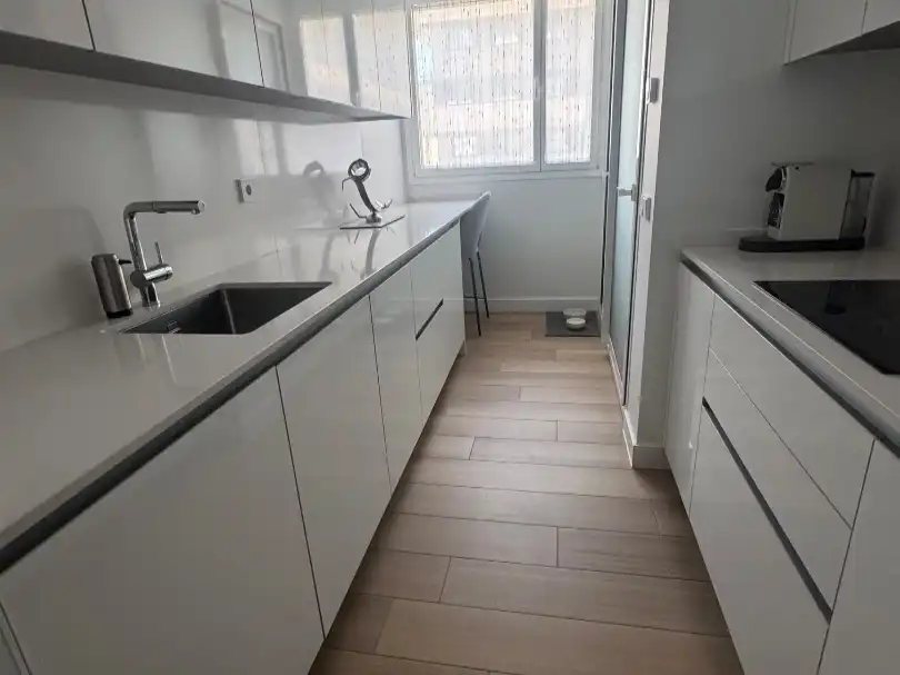 Flat for sale in Paseo de Europa, 14, Vega de la Moraleja Kitchen of Flat for sale in San Sebastián de los Reyes with Air Conditioner, Terrace and Swimming Pool