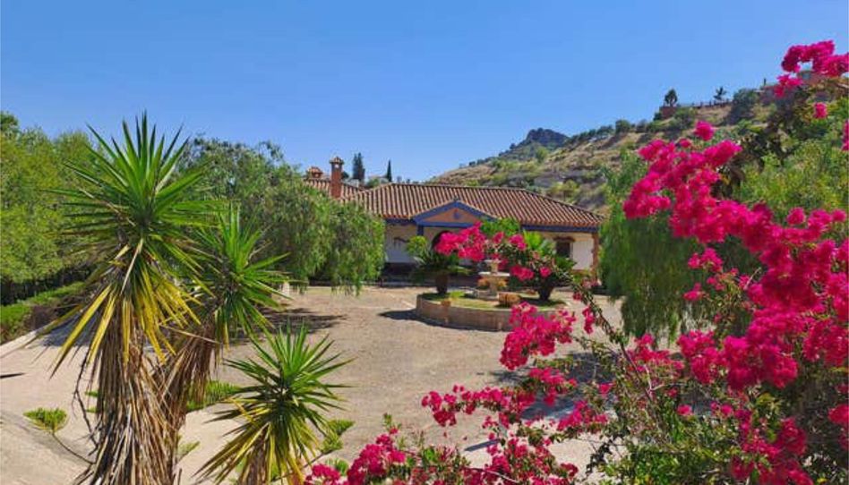 Casa adosada en venta en Almogía, Málaga - imagen 1 Foto 1 de Casa adosada en venta en Almogía, Málaga