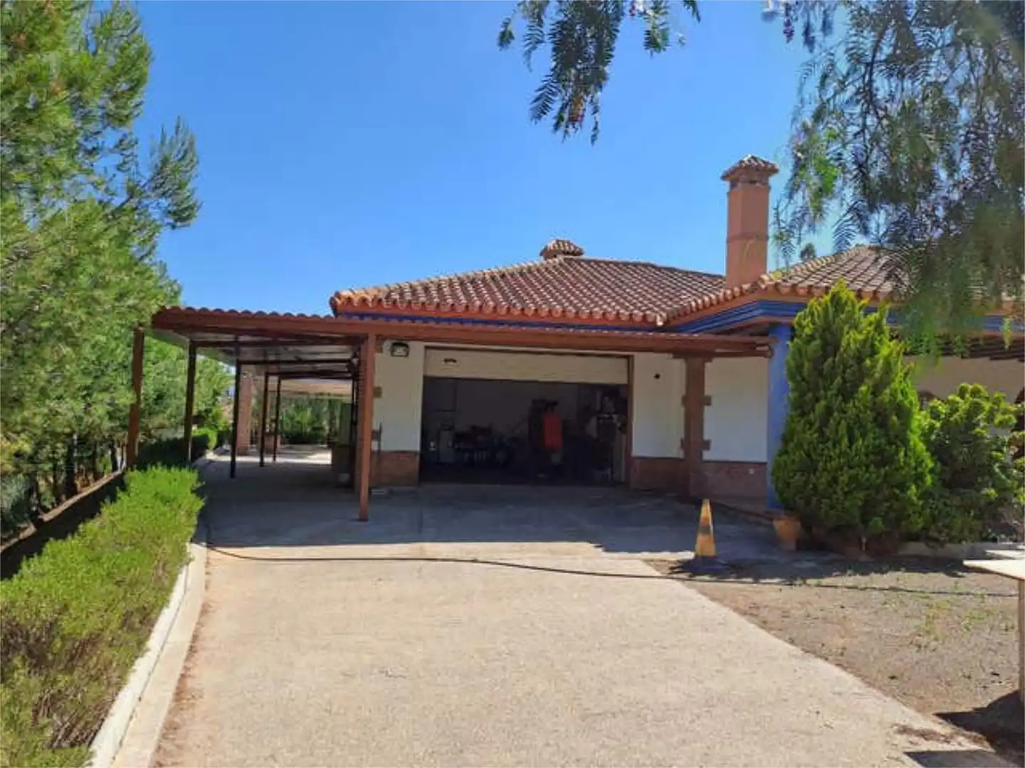 Casa adosada en venta en Almogía Jardín de Casa adosada en venta en Almogía con Jardín privado, Piscina y Amueblado