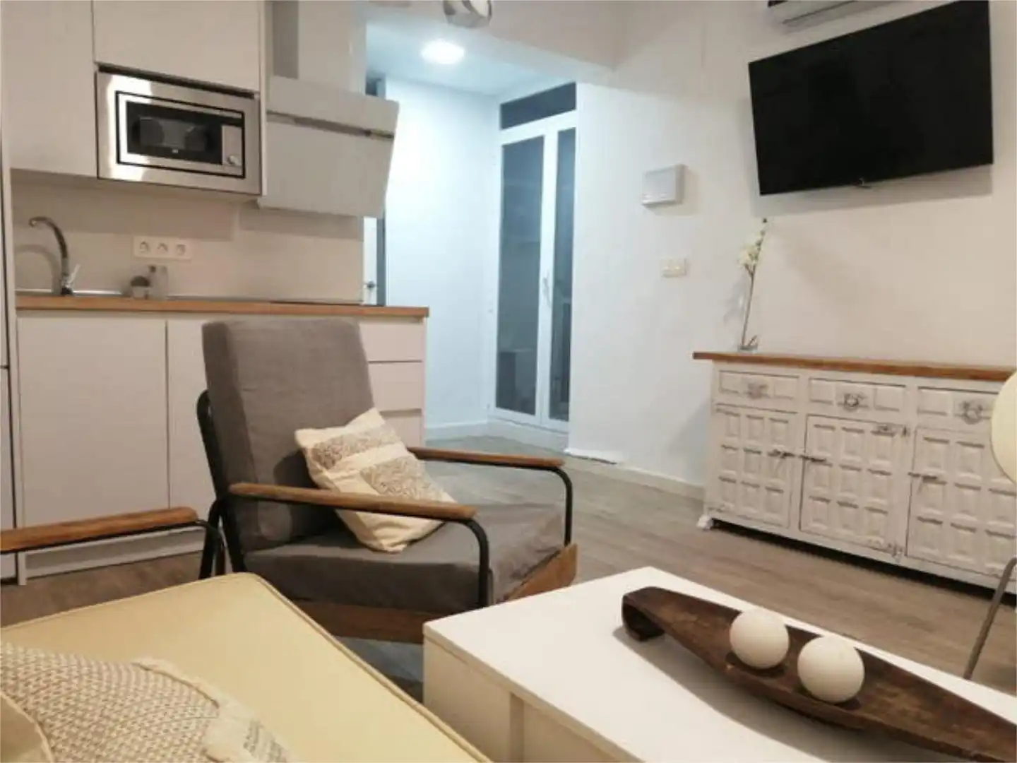 Flat for rent in Camino de Ronda Living room of Flat for rent in Granada with Furnished