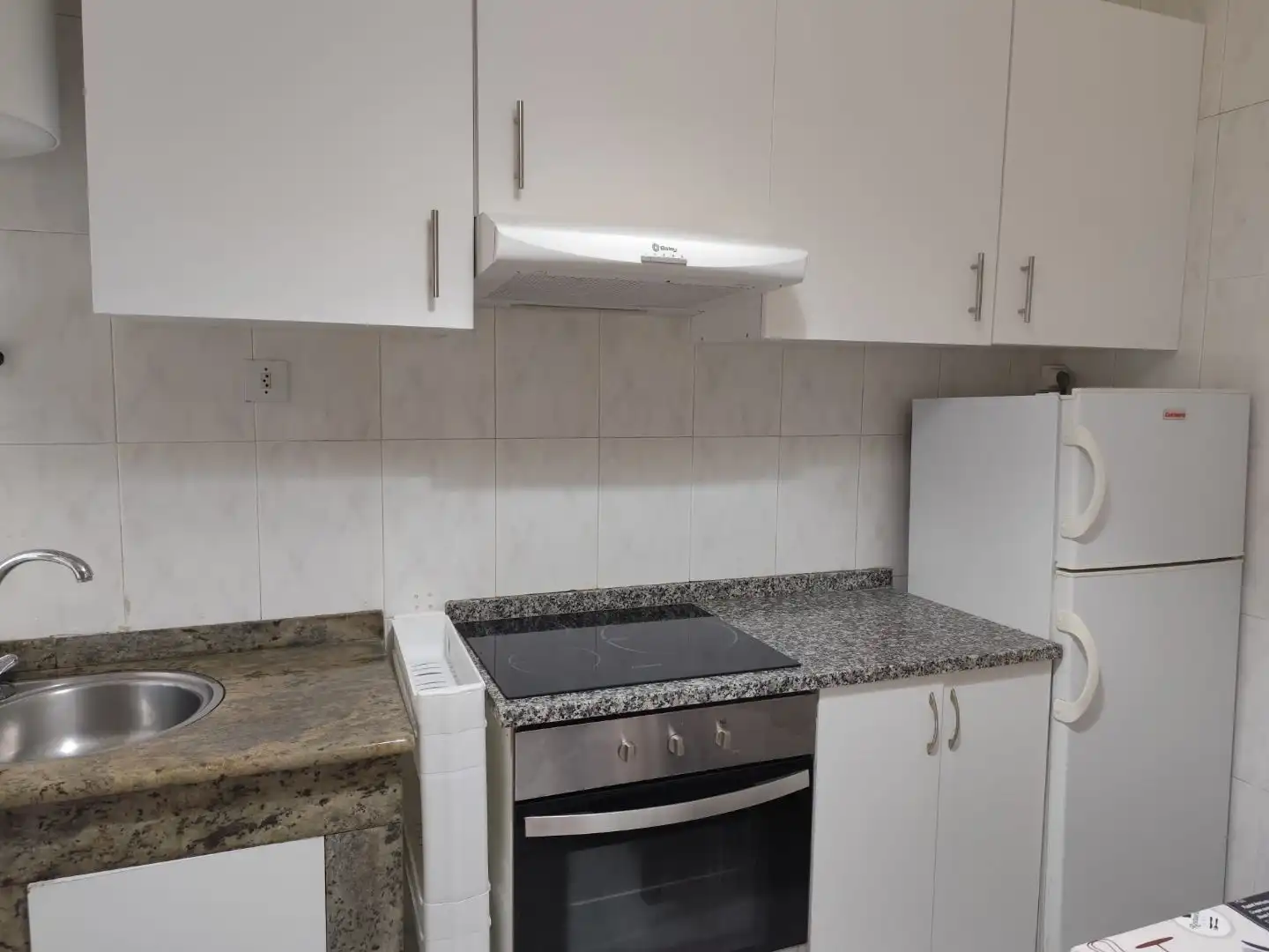 Cocina de Piso de alquiler en Santiago de Compostela  con Calefacción y Amueblado