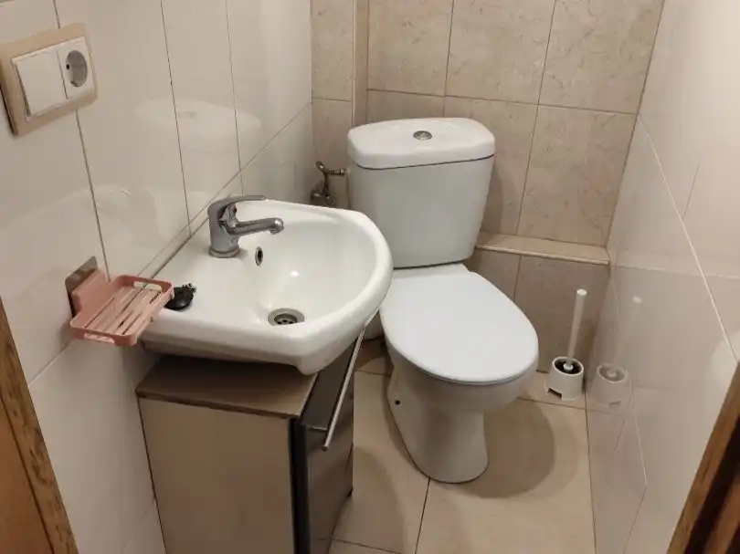 Baño de Piso de alquiler en Santiago de Compostela  con Calefacción y Amueblado