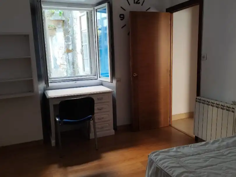 Habitación de Piso de alquiler en Santiago de Compostela  con Calefacción y Amueblado