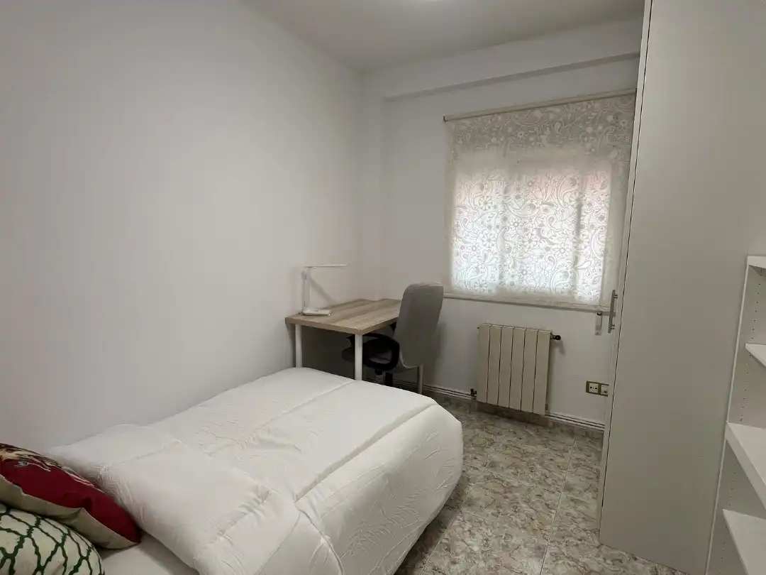 Wohnung zur Miete in Calle de Tomás Higuera, 38, Las Fuentes Schlafzimmer von Wohnung zur Miete in Zaragoza mit Klimaanlage, Heizung und Terrasse
