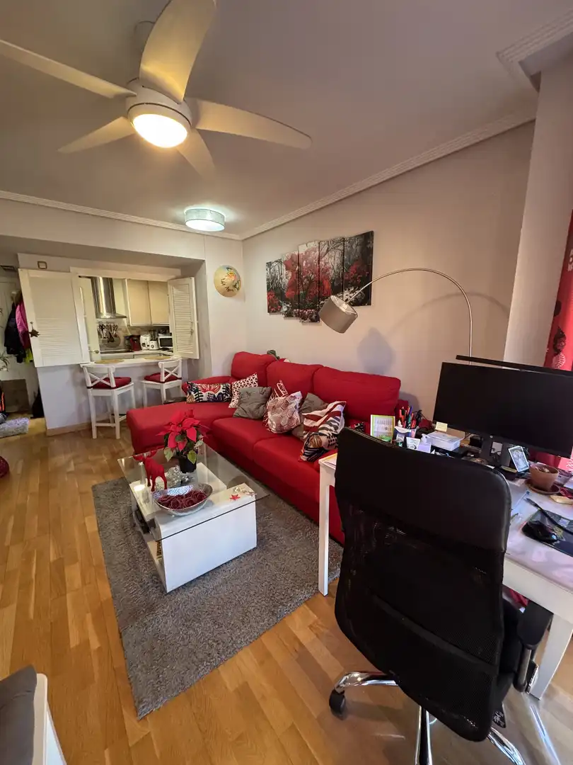 Piso en venta en Calle del Monasterio de Sobrado, 3, Montecarmelo Sala de estar de Piso en venta en Madrid Capital con Aire acondicionado, Terraza y Piscina