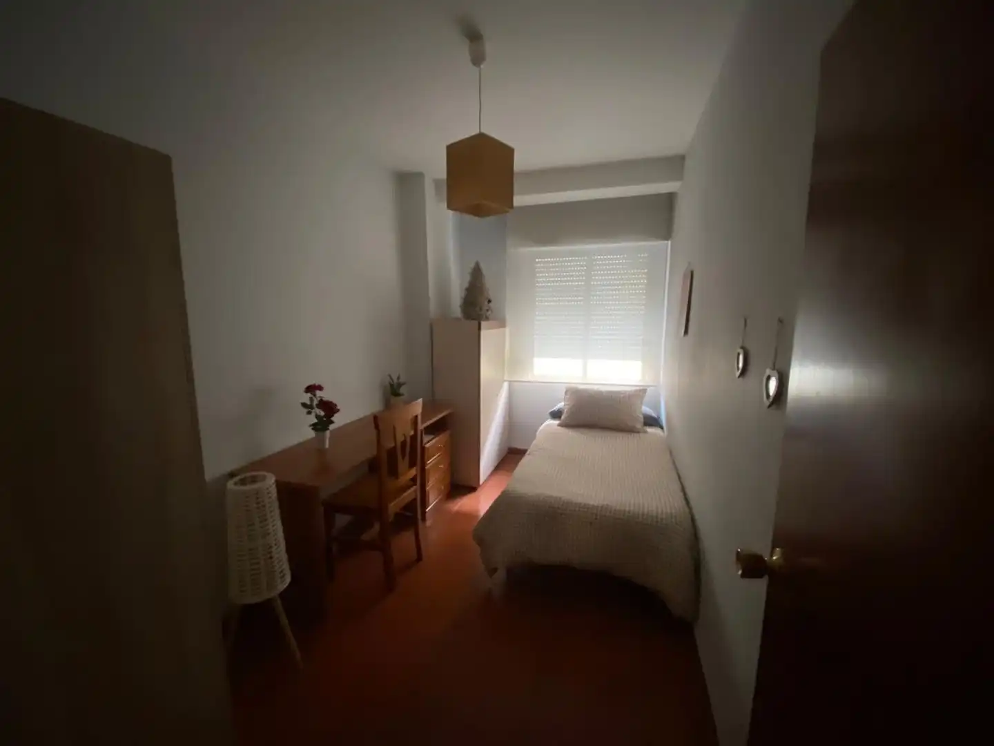 Habitació a Calle López Amo, 4, Santa Rosa - Valdeolleros Dormitori de Pis per a compartir en Córdoba amb Aire condicionat, Calefacció i Terrassa