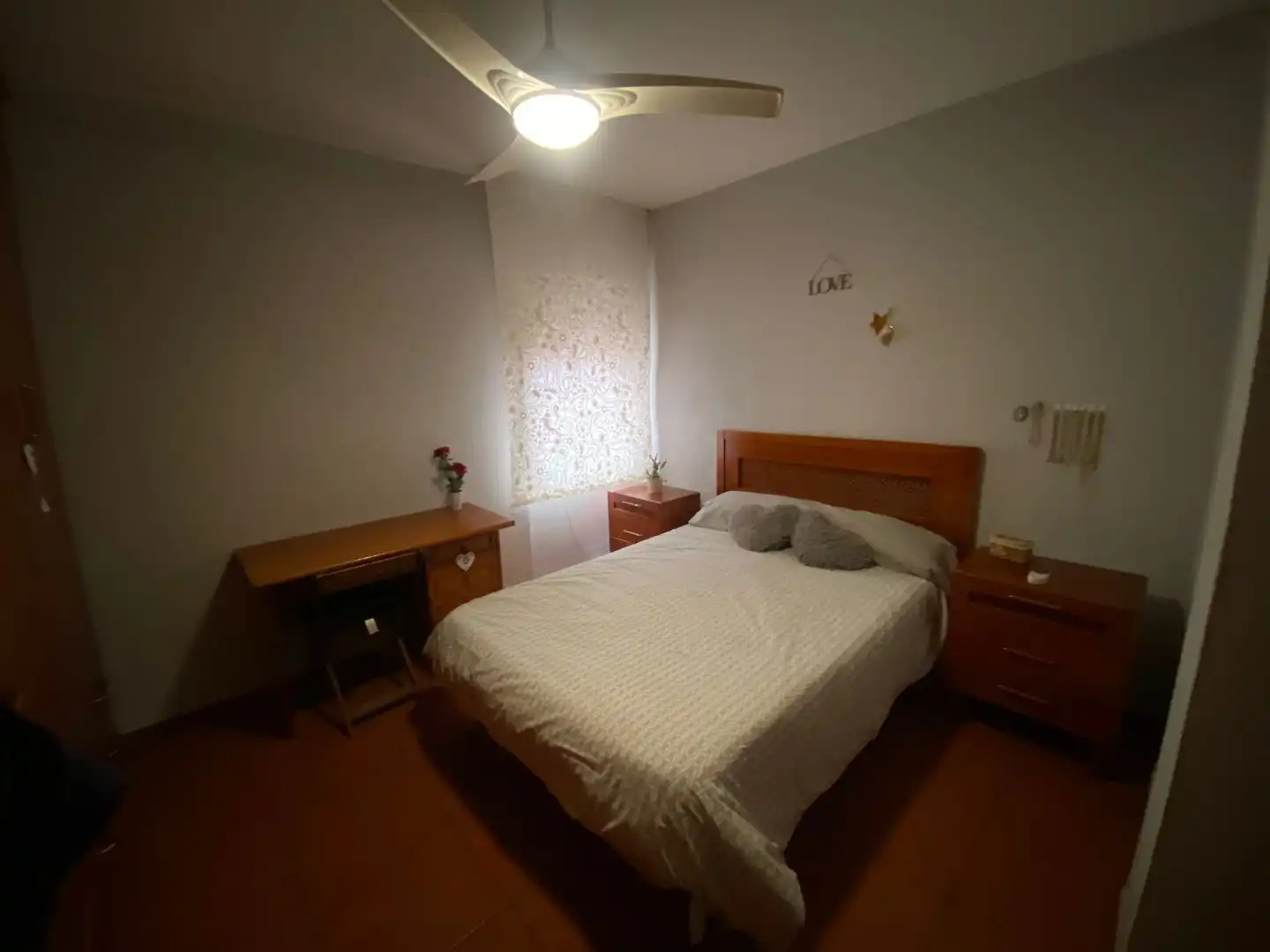 Habitació a Calle López Amo, 4, Santa Rosa - Valdeolleros Dormitori de Pis per a compartir en Córdoba amb Aire condicionat, Calefacció i Terrassa