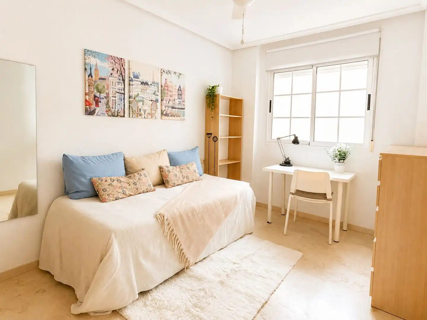 Flat for rent in Calle del Tonelero, 14, Centro Bedroom of Flat for rent in Murcia Capital with Air Conditioner and Balcony