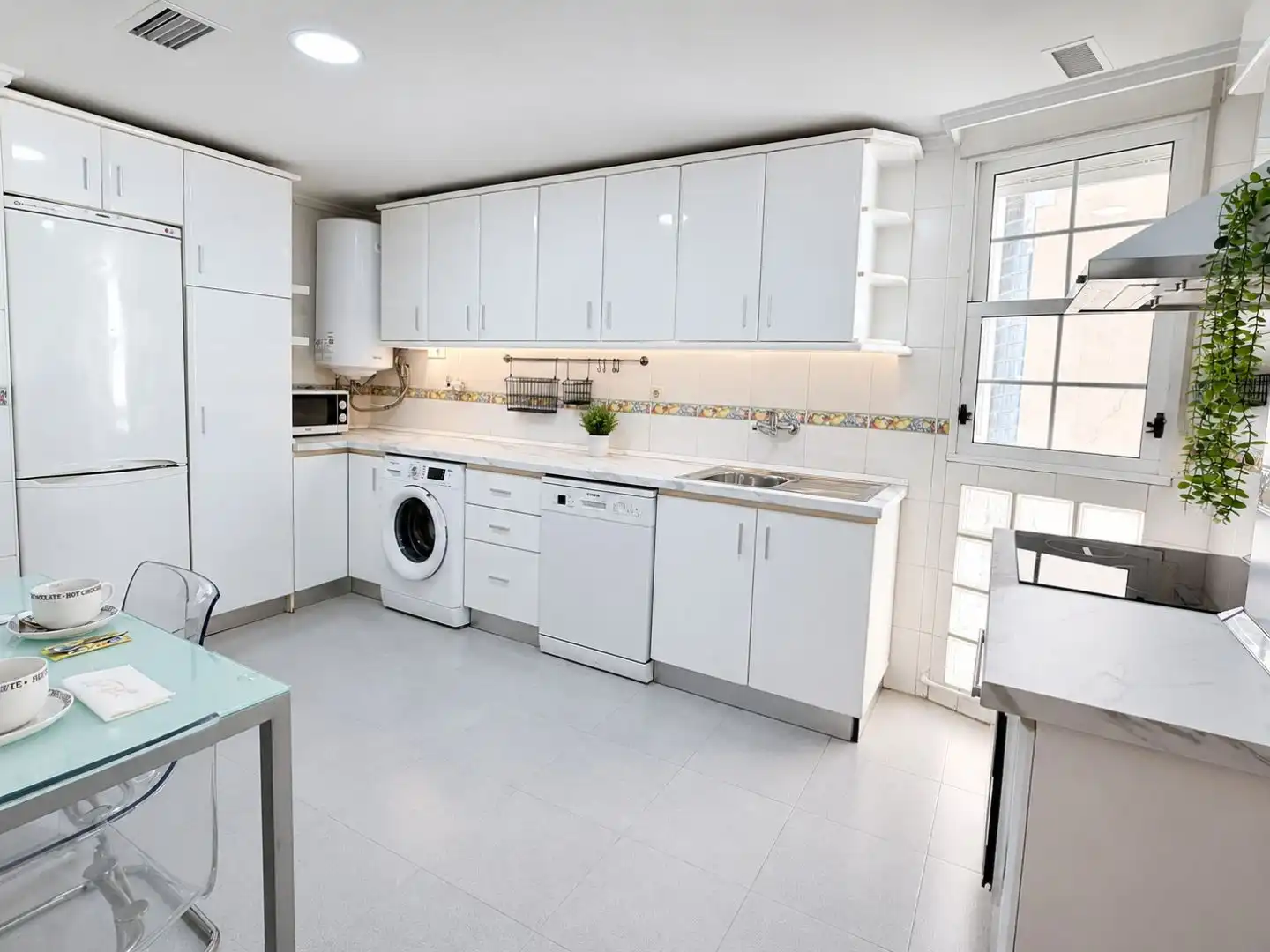 Flat for rent in Calle del Tonelero, 14, Centro Kitchen of Flat for rent in Murcia Capital with Air Conditioner and Balcony