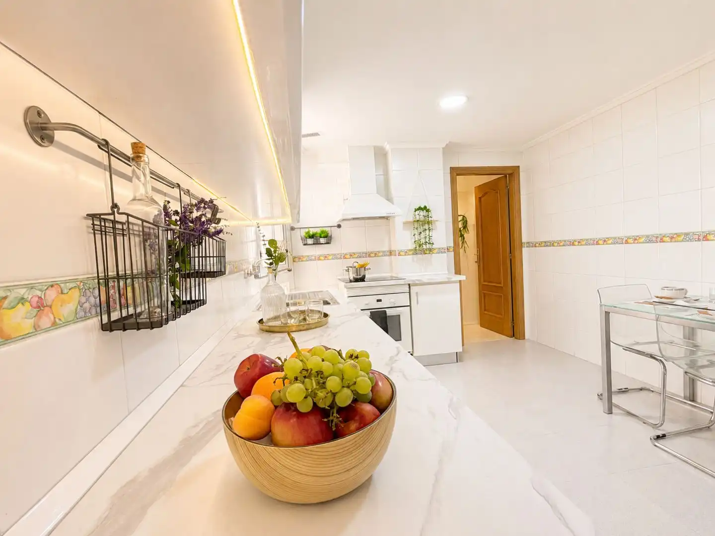 Flat for rent in Calle del Tonelero, 14, Centro Kitchen of Flat for rent in Murcia Capital with Air Conditioner and Balcony