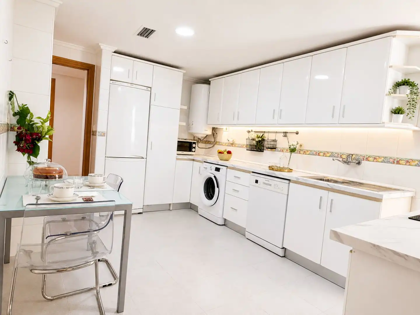Flat for rent in Calle del Tonelero, 14, Centro Kitchen of Flat for rent in Murcia Capital with Air Conditioner and Balcony