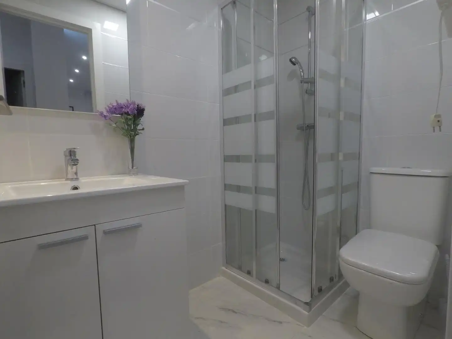 Piso de alquiler en Quintana Baño de Piso de alquiler en Madrid con Aire acondicionado, Calefacción y Parquet