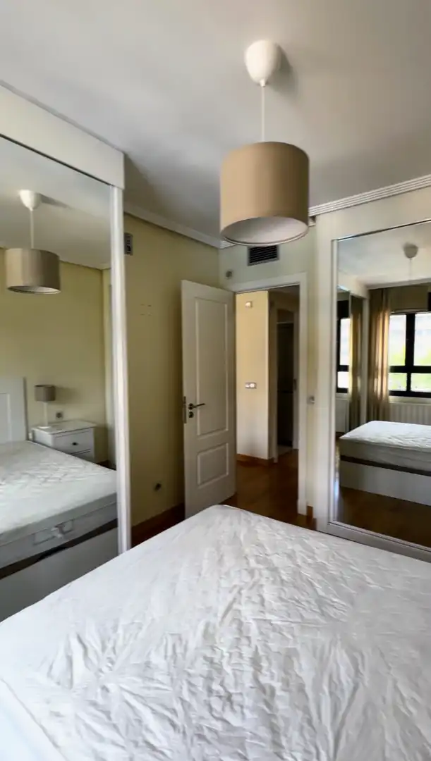 Piso de alquiler en Calle de Capiscol, 8, Las Tablas Habitación de Piso de alquiler en Madrid con Aire acondicionado, Calefacción y Jardín privado