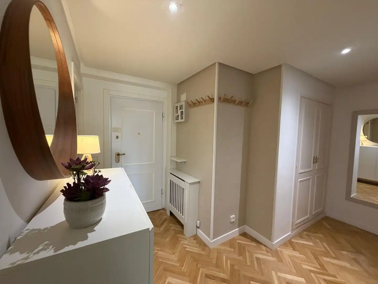 Wohnung zum Verkauf in  Madrid Capital mit Klimaanlage und Terrasse