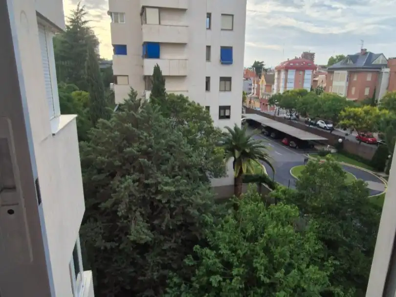 Außenansicht von Wohnung zum Verkauf in  Madrid Capital mit Klimaanlage und Terrasse