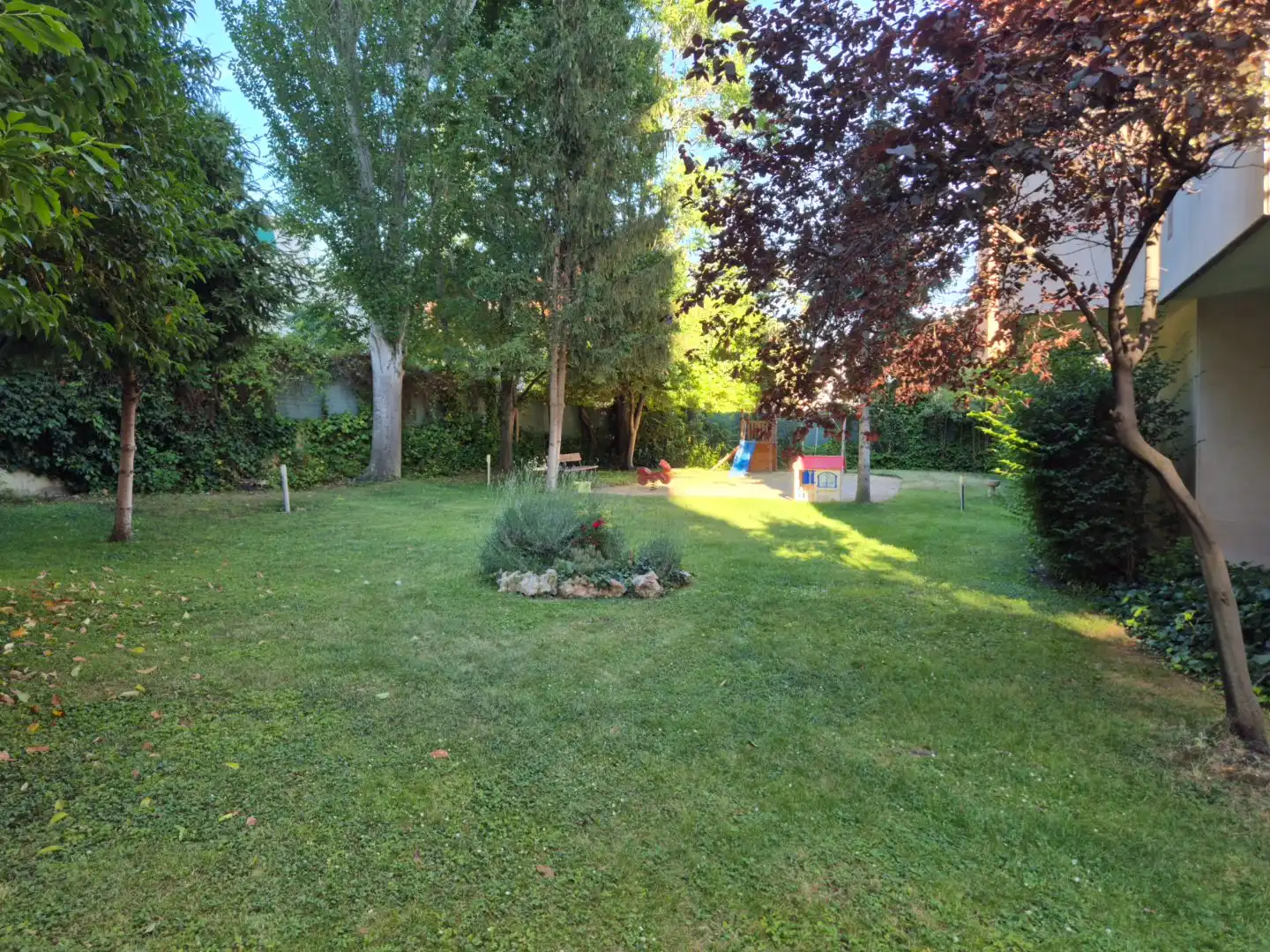 Garten von Wohnung zum Verkauf in  Madrid Capital mit Klimaanlage und Terrasse
