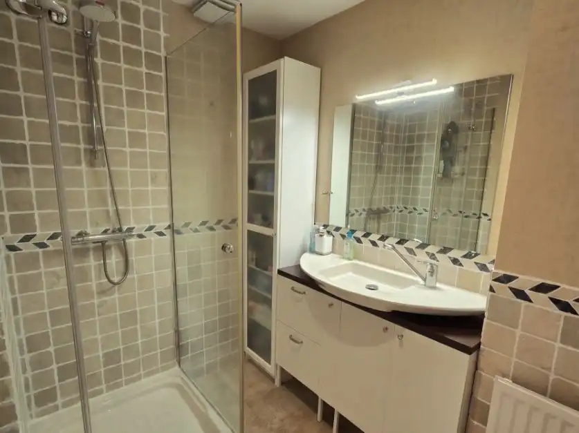 Badezimmer von Wohnung zum Verkauf in  Madrid Capital mit Klimaanlage und Terrasse