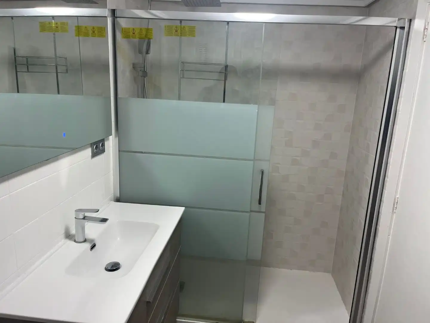 Piso de alquiler en Carrer Faura, 9, Doctor Palos - Alto Palancia Baño de Piso de alquiler en Sagunto / Sagunt con Aire acondicionado, Calefacción y Parquet