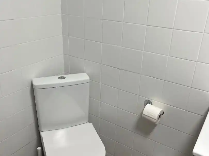 Piso de alquiler en Carrer Faura, 9, Doctor Palos - Alto Palancia Baño de Piso de alquiler en Sagunto / Sagunt con Aire acondicionado, Calefacción y Parquet
