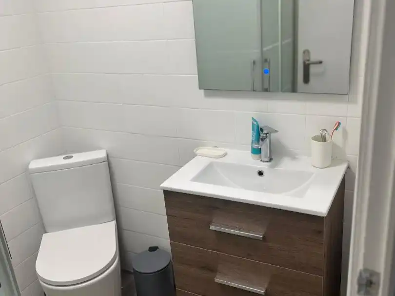 Piso de alquiler en Carrer Faura, 9, Doctor Palos - Alto Palancia Baño de Piso de alquiler en Sagunto / Sagunt con Aire acondicionado, Calefacción y Parquet