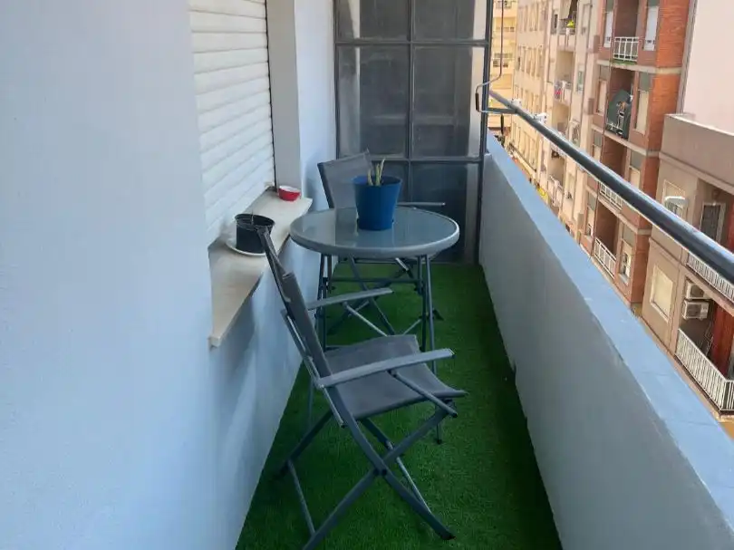 Piso de alquiler en Carrer Faura, 9, Doctor Palos - Alto Palancia Terraza de Piso de alquiler en Sagunto / Sagunt con Aire acondicionado, Calefacción y Parquet
