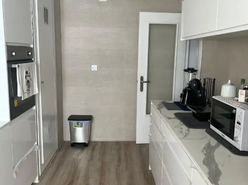 Piso de alquiler en Carrer Faura, 9, Doctor Palos - Alto Palancia Cocina de Piso de alquiler en Sagunto / Sagunt con Aire acondicionado, Calefacción y Parquet