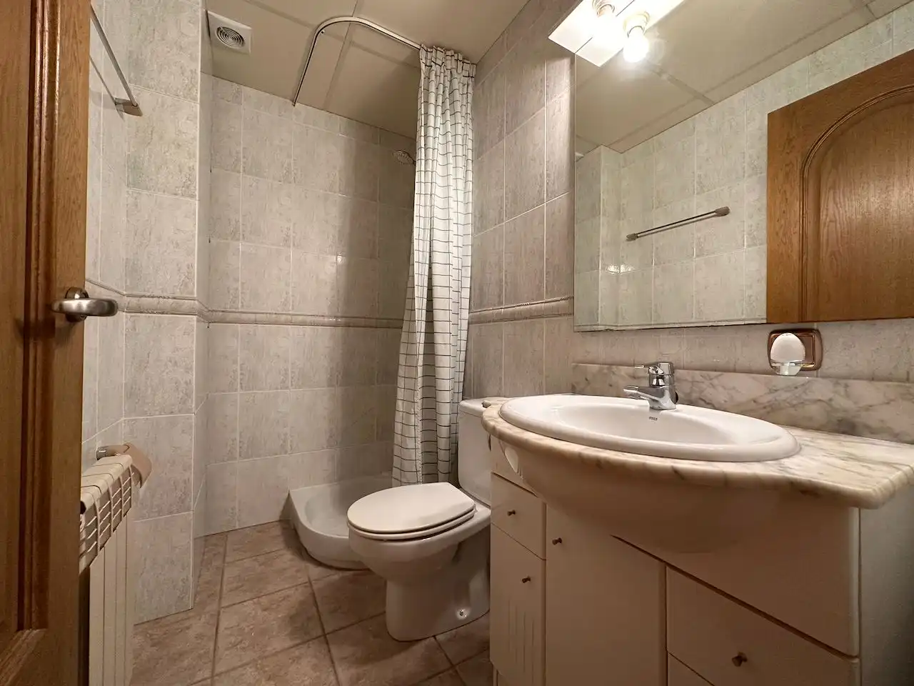 Wohnung zur Miete in Carrer del Pou, 7, Nord-Oest - Can Noguera Badezimmer von Wohnung zur Miete in La Garriga mit Klimaanlage, Heizung und Schwimmbad