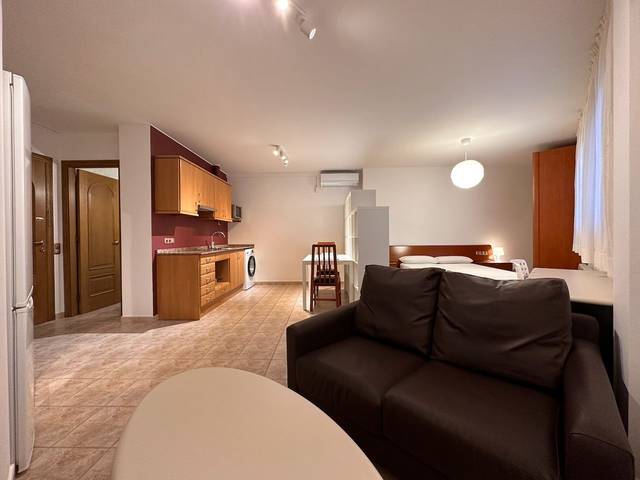 Estudio en Alquiler en Carrer del Pou, 7 en Nord-Oest - Can Noguera