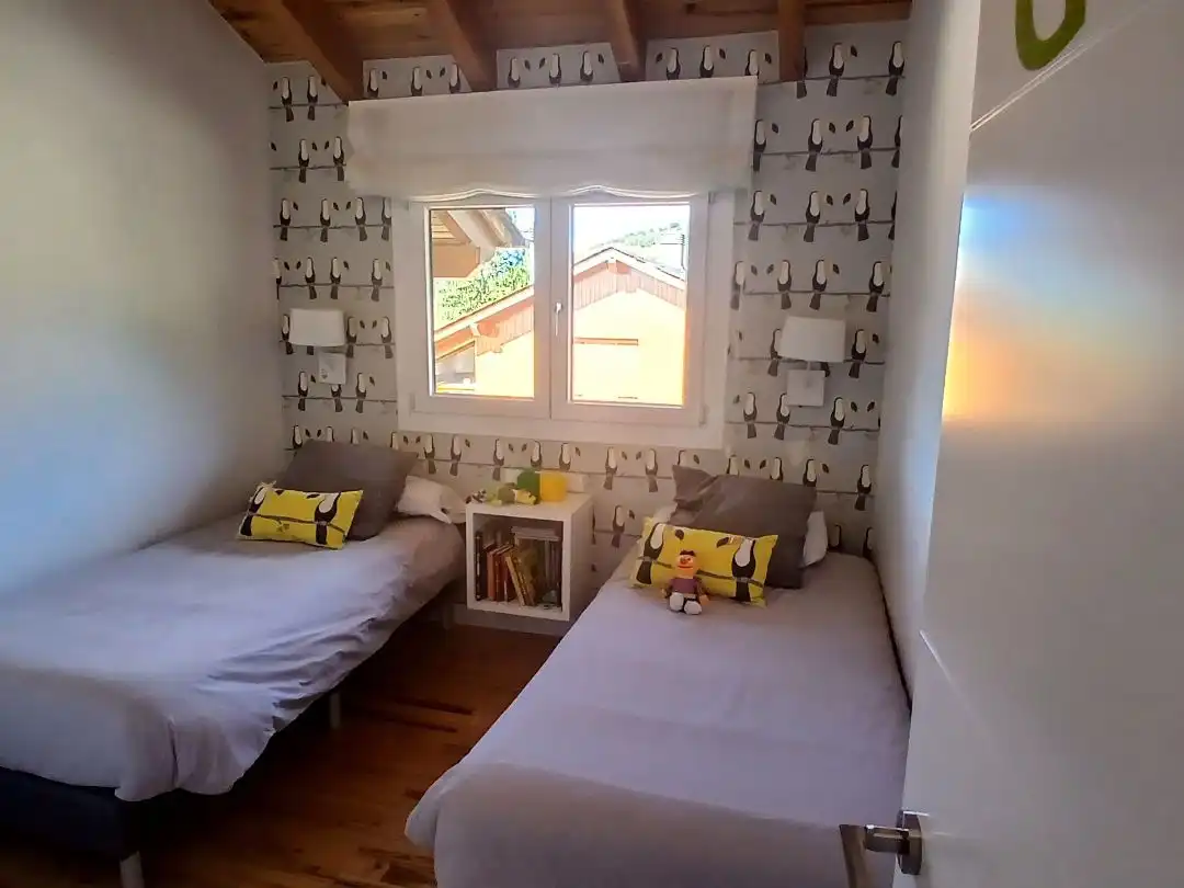 Dúplex en venta en Carrer Mossen Gabanyach, 8, Alp poble Habitación de Dúplex en venta en Alp con Terraza y Balcón