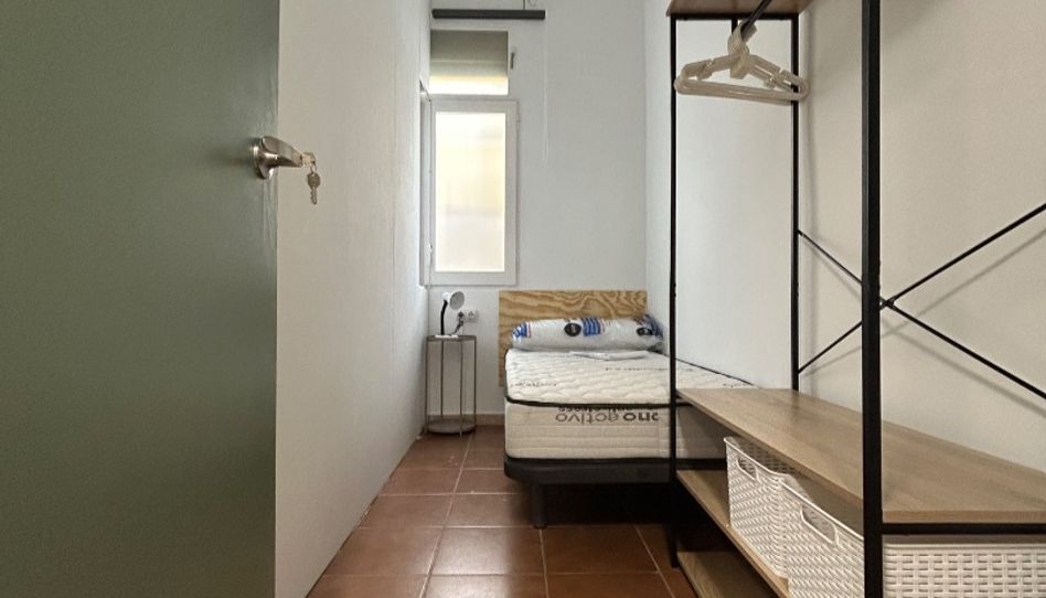 Room in Carrer de Sau, 71, Torre-romeu, Sabadell - image 1 Photo 1 of Room in Carrer de Sau, 71, Torre-romeu, Sabadell