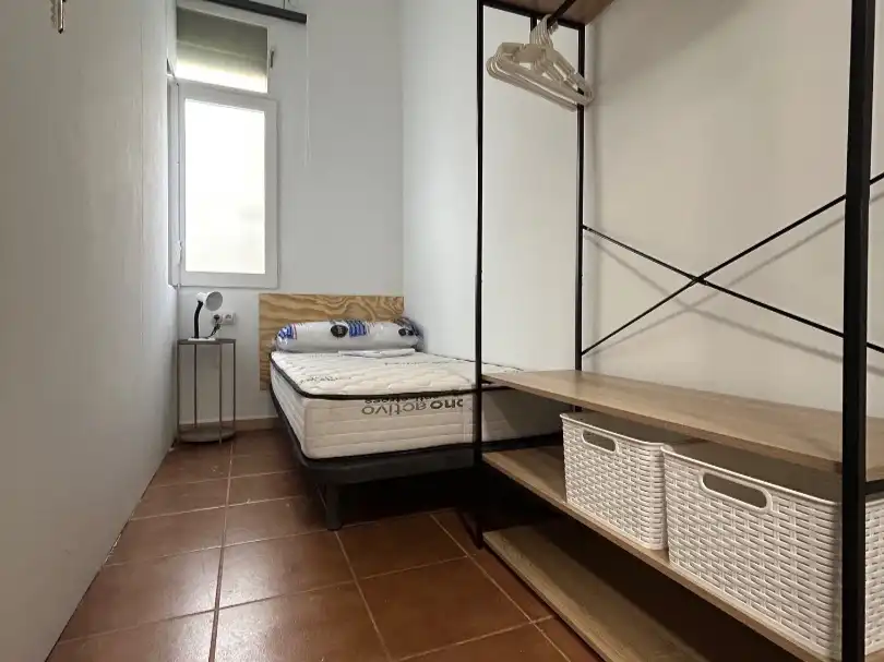 Room in Carrer de Sau, 71, Torre-romeu Bedroom of Flat for share in Sabadell with Heating and Furnished