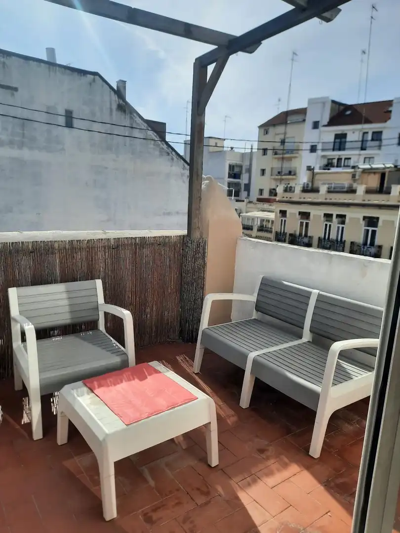 Room in Carrer d'Àngel Guimerà, 37, Arrancapins Room in Carrer d'Àngel Guimerà, 37, Arrancapins