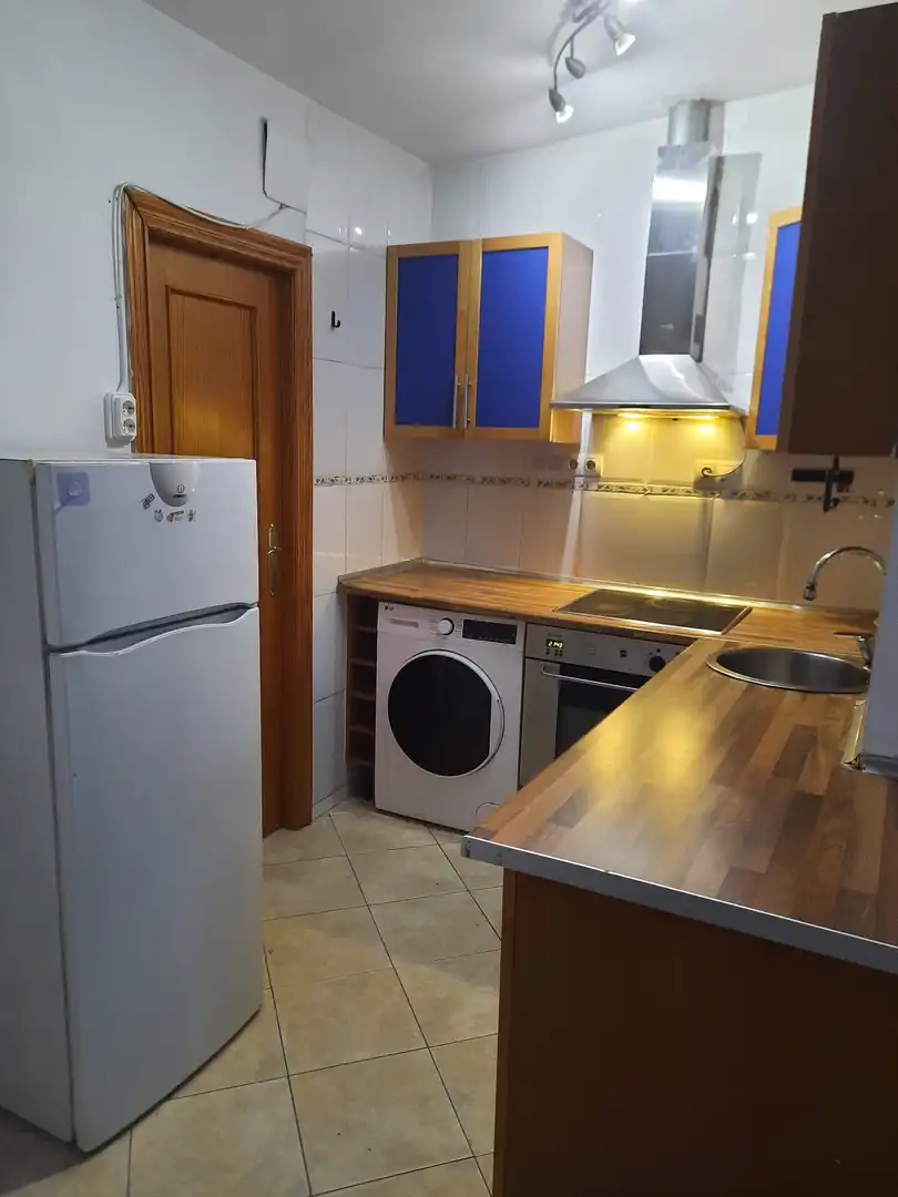 Room in Carrer d'Àngel Guimerà, 37, Arrancapins Room in Carrer d'Àngel Guimerà, 37, Arrancapins
