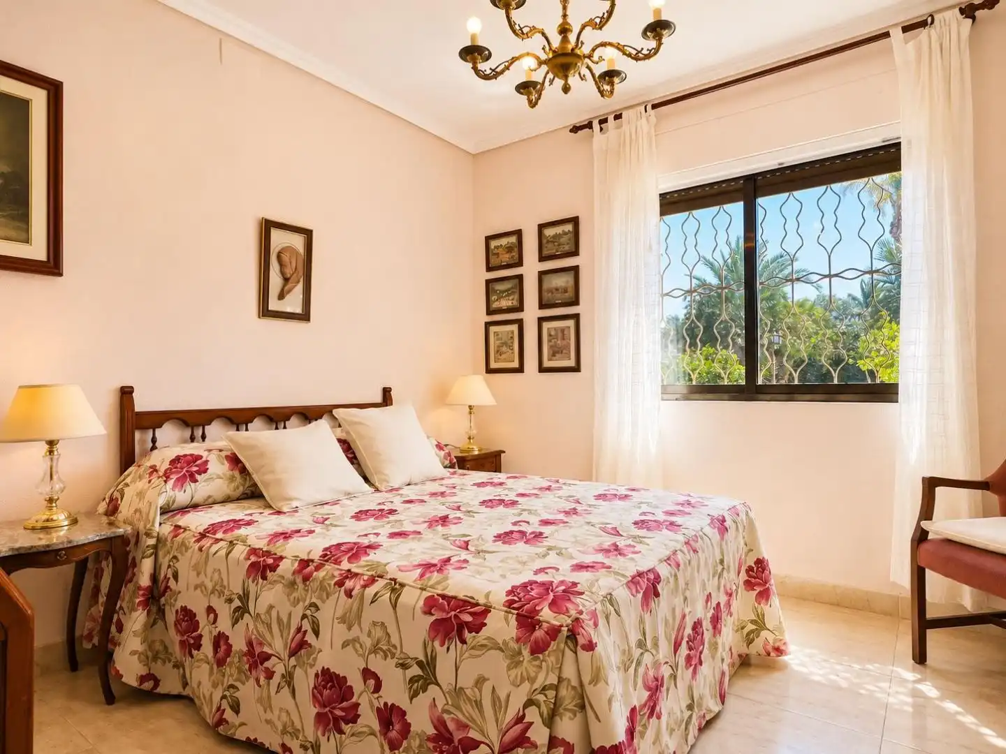 Casa o chalet en venta en Carrer Alzira, 7, El Carme - Sant Agustí - Bonavista Habitación de Casa o chalet en venta en L'Eliana con Calefacción, Jardín privado y Terraza