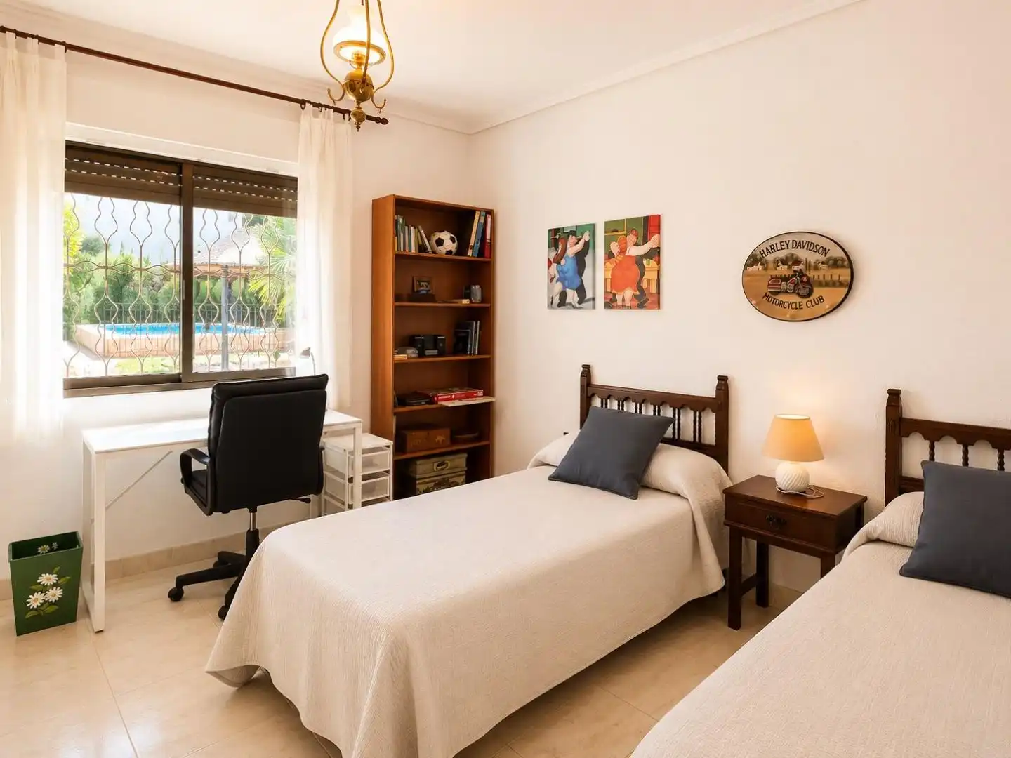 Casa o chalet en venta en Carrer Alzira, 7, El Carme - Sant Agustí - Bonavista Habitación de Casa o chalet en venta en L'Eliana con Calefacción, Jardín privado y Terraza