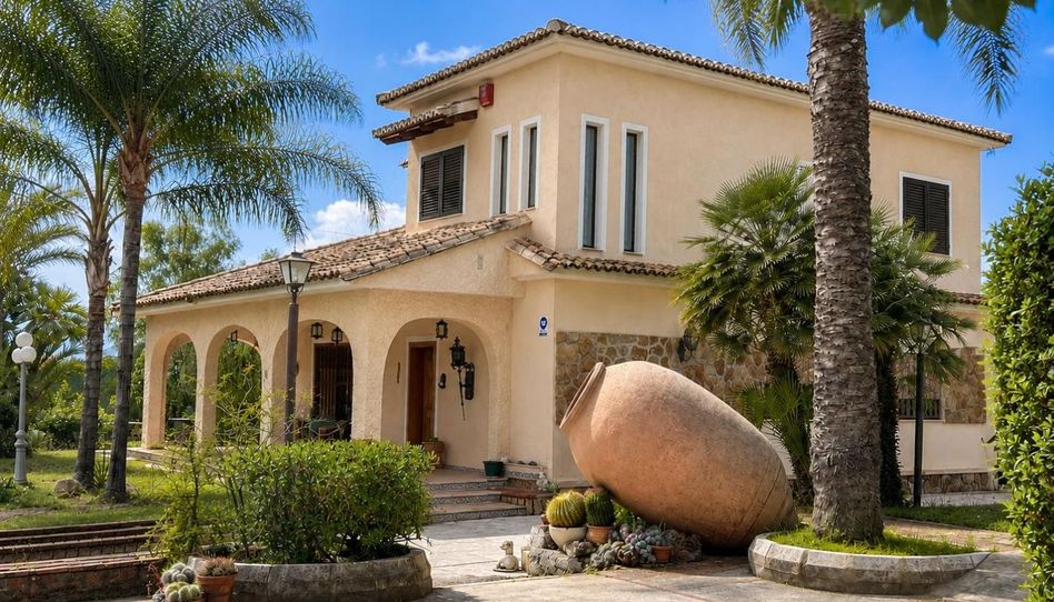 Casa o xalet en venda a Carrer Alzira, 7, El Carme - Sant Agustí - Bonavista, L'Eliana - imatge 1 Foto 1 de Casa o xalet en venda a Carrer Alzira, 7, El Carme - Sant Agustí - Bonavista, L'Eliana