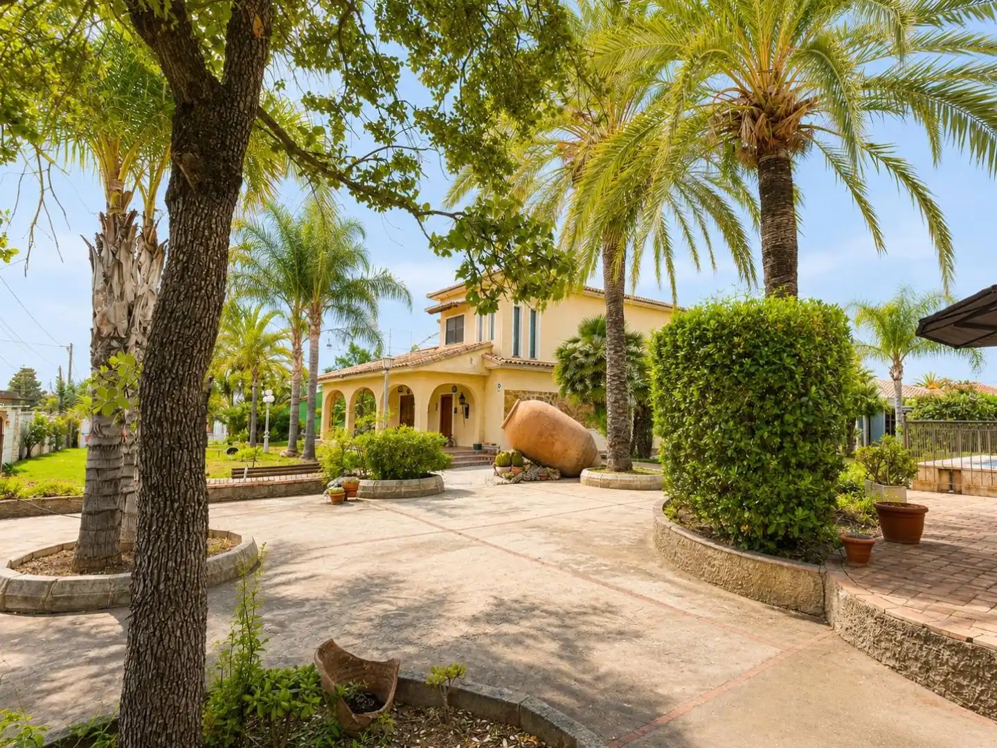 Casa o chalet en venta en Carrer Alzira, 7, El Carme - Sant Agustí - Bonavista Vista exterior de Casa o chalet en venta en L'Eliana con Calefacción, Jardín privado y Terraza