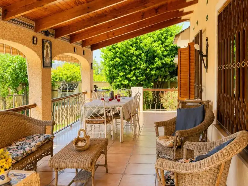 Casa o chalet en venta en Carrer Alzira, 7, El Carme - Sant Agustí - Bonavista Terraza de Casa o chalet en venta en L'Eliana con Calefacción, Jardín privado y Terraza