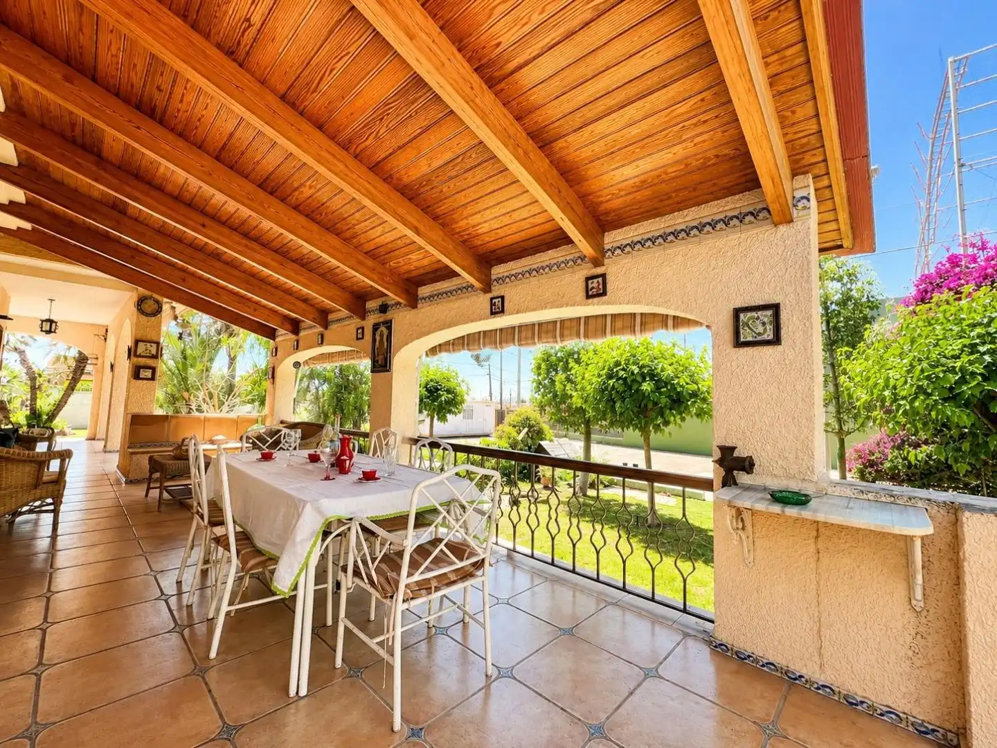 Casa o chalet en venta en Carrer Alzira, 7, El Carme - Sant Agustí - Bonavista Terraza de Casa o chalet en venta en L'Eliana con Calefacción, Jardín privado y Terraza