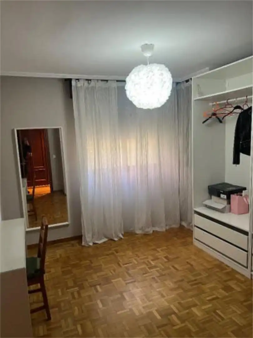 Piso de alquiler en Cangas del Narcea Habitación de Piso de alquiler en Cangas del Narcea con Amueblado