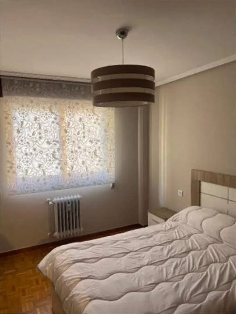 Piso de alquiler en Cangas del Narcea Habitación de Piso de alquiler en Cangas del Narcea con Amueblado