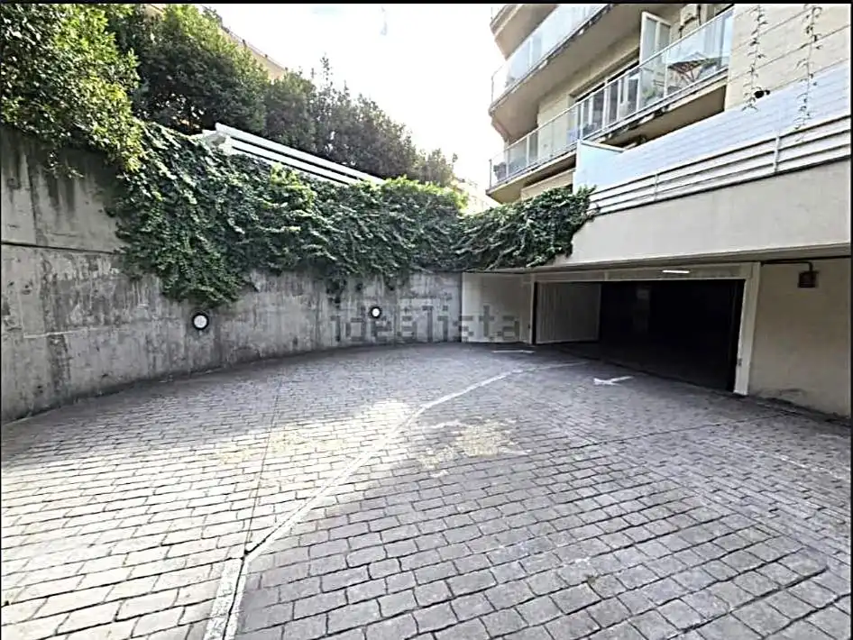 Wohnung zur Miete in Calle de Nanclares de Oca, 26, Rejas Parkplatz von Wohnung zur Miete in Madrid Capital mit Klimaanlage, Schwimmbad und Balkon