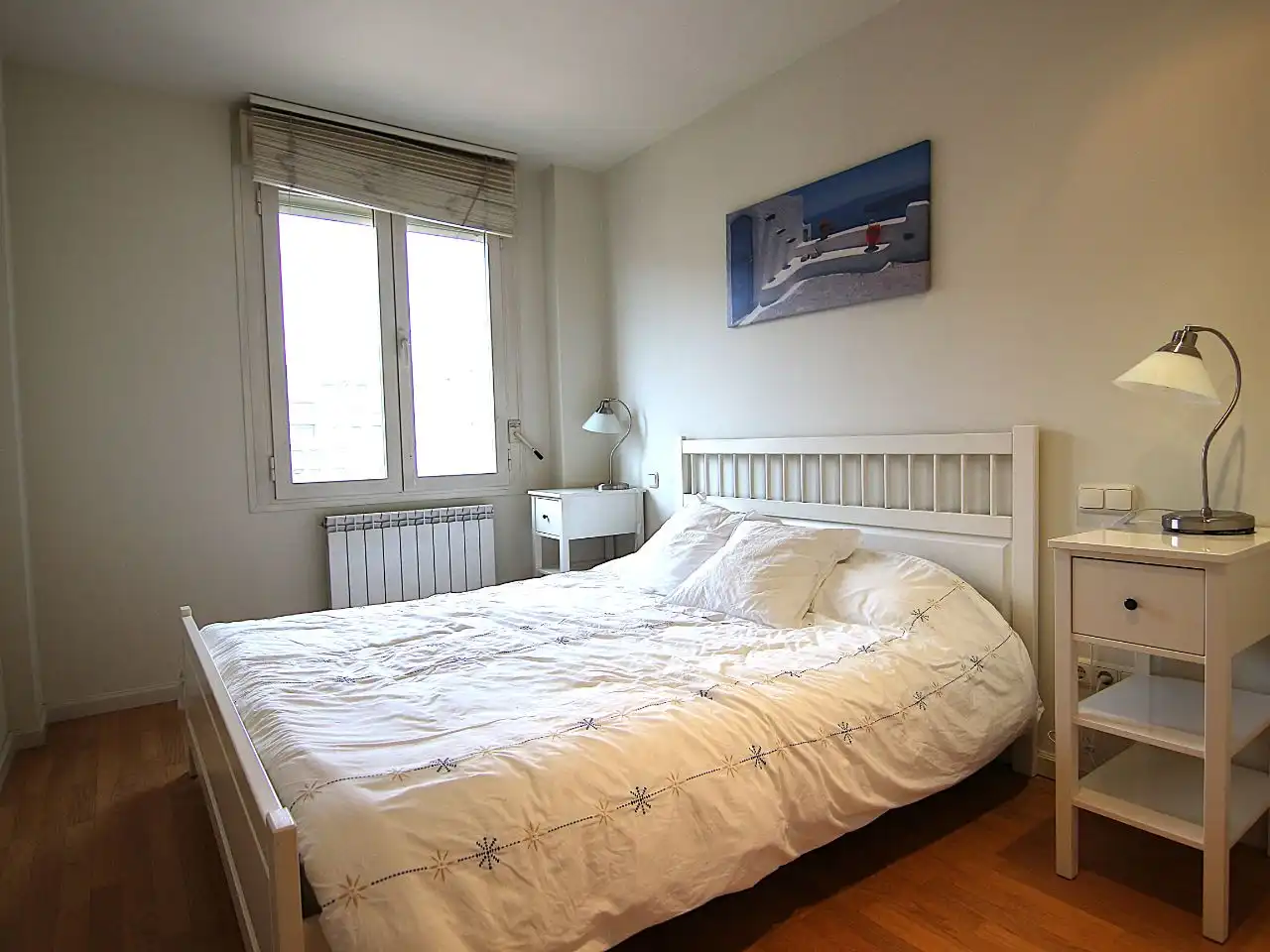 Wohnung zur Miete in Calle de Nanclares de Oca, 26, Rejas Schlafzimmer von Wohnung zur Miete in Madrid Capital mit Klimaanlage, Schwimmbad und Balkon