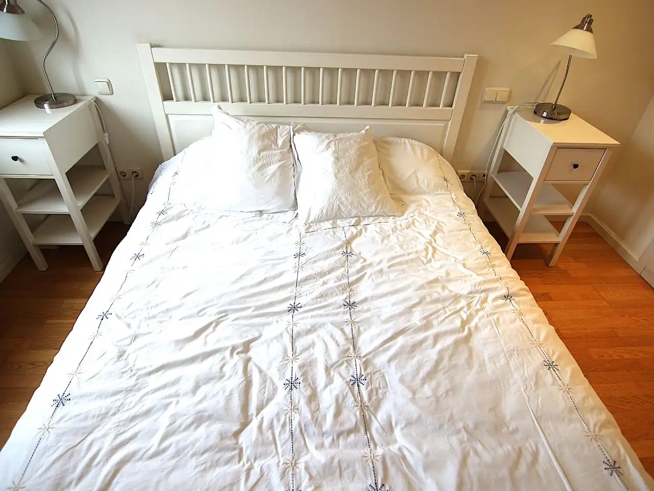 Wohnung zur Miete in Calle de Nanclares de Oca, 26, Rejas Schlafzimmer von Wohnung zur Miete in Madrid Capital mit Klimaanlage, Schwimmbad und Balkon