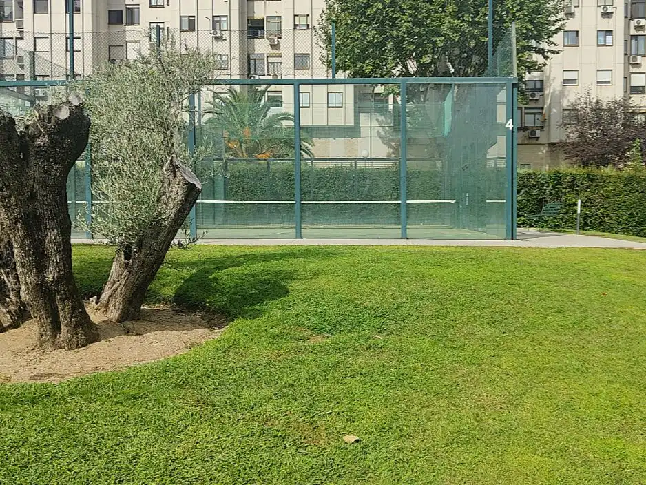 Wohnung zur Miete in Calle de Nanclares de Oca, 26, Rejas Garten von Wohnung zur Miete in Madrid Capital mit Klimaanlage, Schwimmbad und Balkon