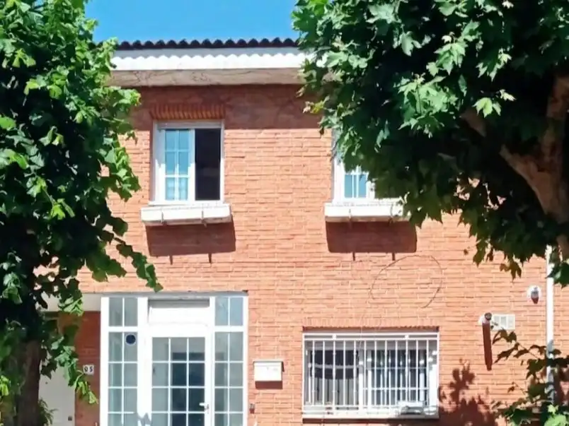 Pis en venda a Villafranca del Castillo Vista exterior de Pis en venda en Villanueva de la Cañada amb Aire condicionat i Piscina