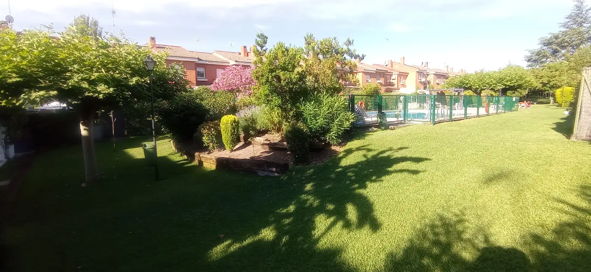 Pis en venda a Villafranca del Castillo Jardí de Pis en venda en Villanueva de la Cañada amb Aire condicionat i Piscina