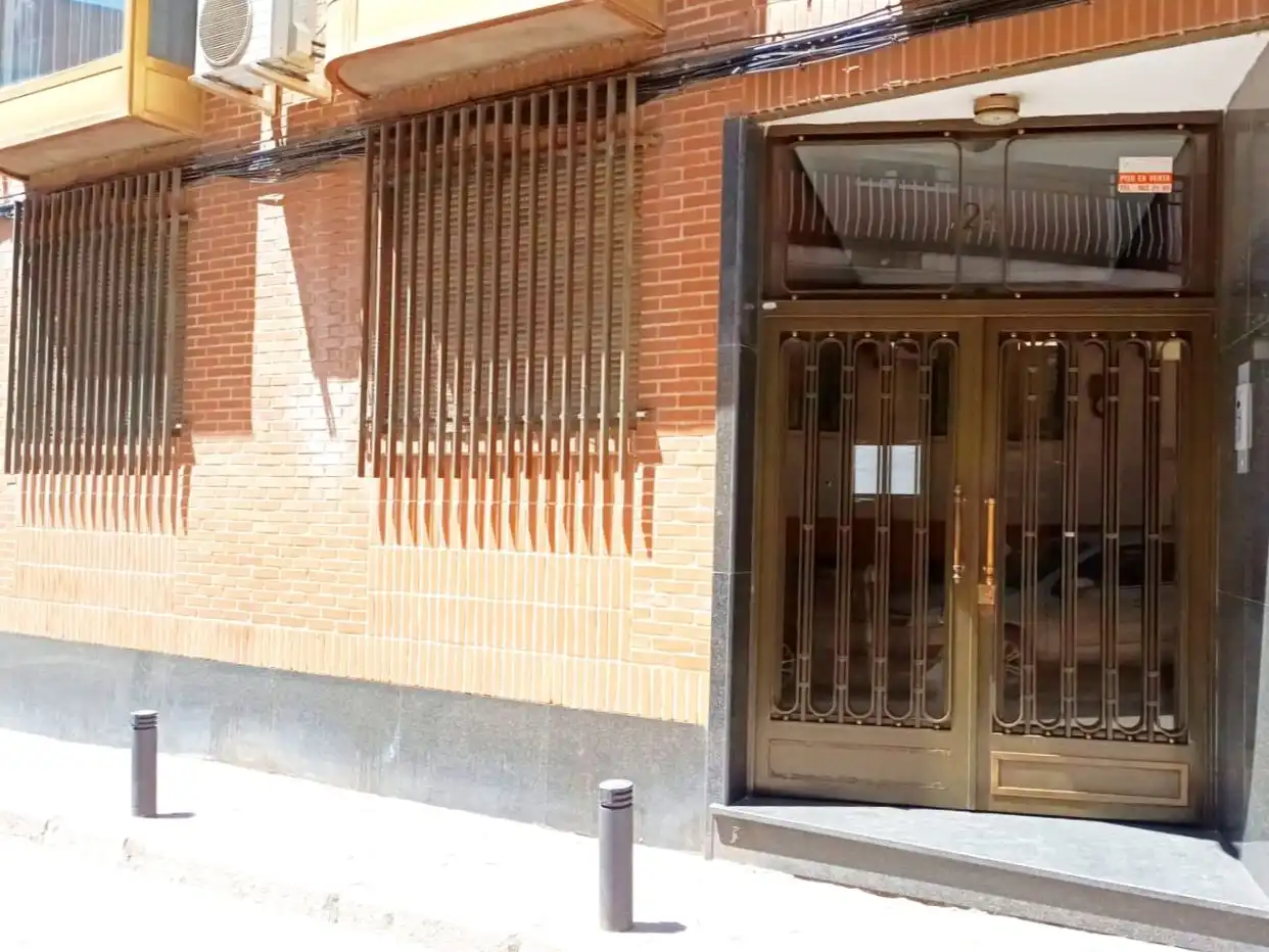 Planta baja de alquiler en Calle de La Solana de Opañel, 24, Opañel Vista exterior de Planta baja de alquiler en Madrid con Calefacción, Parquet y Amueblado