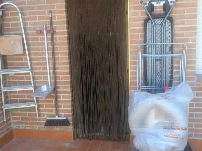 Planta baja de alquiler en Calle de La Solana de Opañel, 24, Opañel Vista exterior de Planta baja de alquiler en Madrid con Calefacción, Parquet y Amueblado