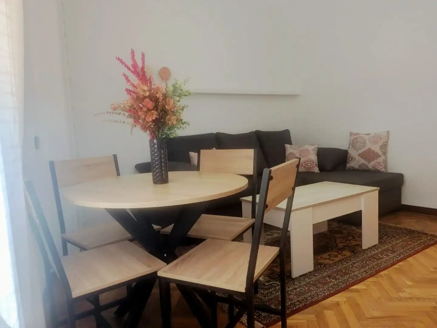 Planta baja de alquiler en Calle de La Solana de Opañel, 24, Opañel Comedor de Planta baja de alquiler en Madrid con Calefacción, Parquet y Amueblado
